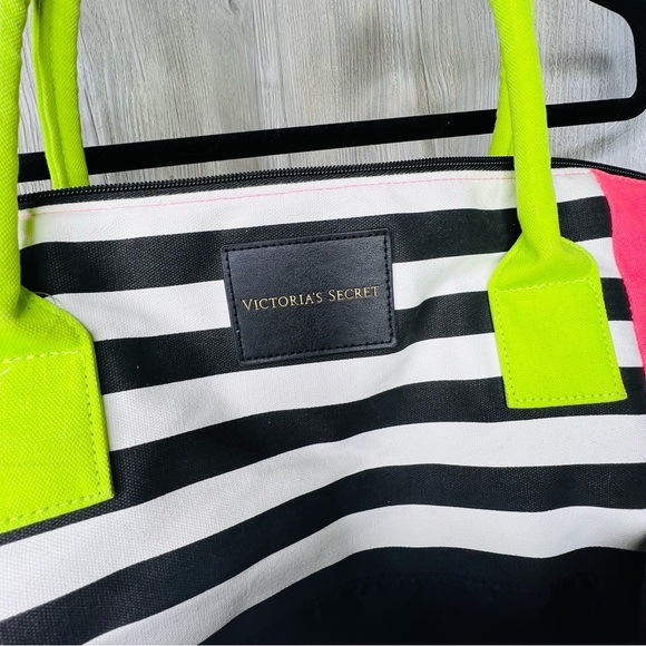 Victoria’s Secret Large Duffel Bag - Picture 3 of 6